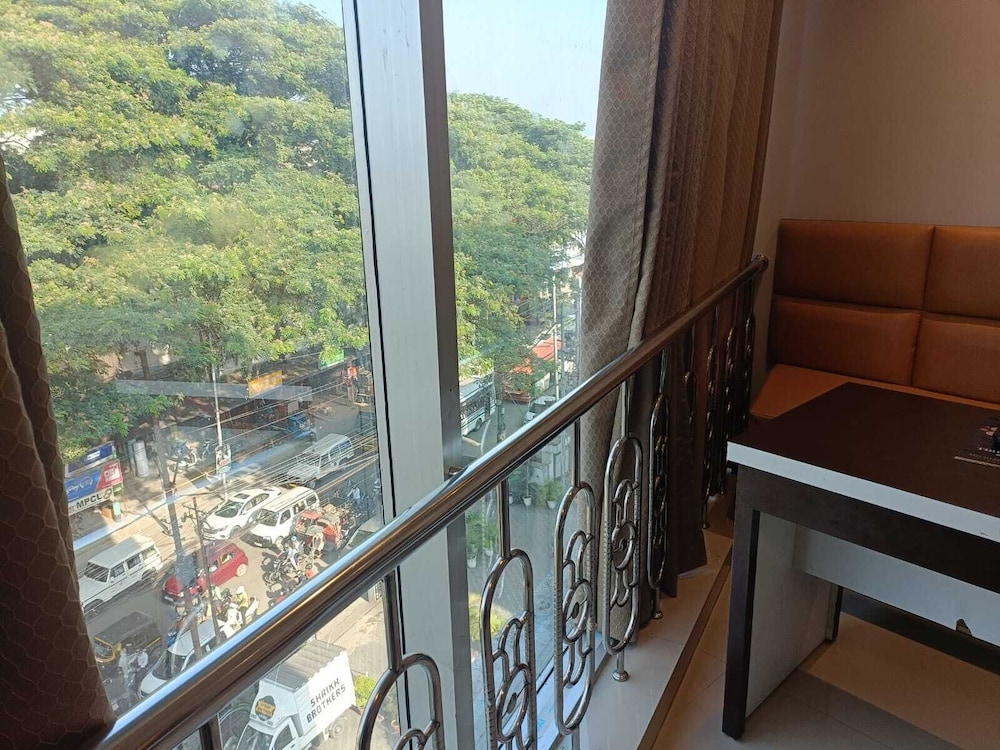 Executive Room - Photo 3