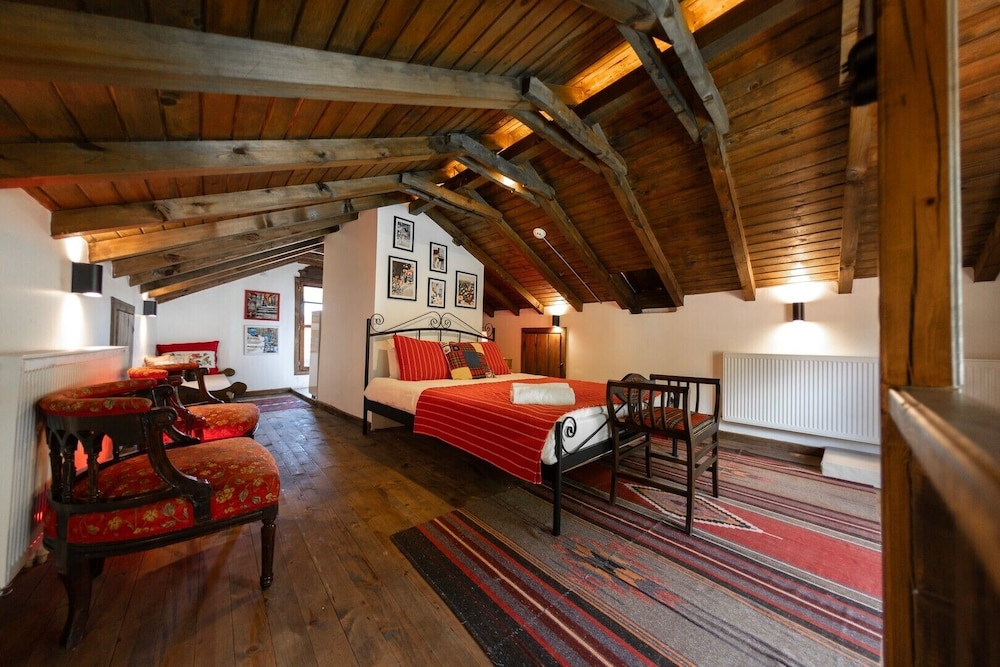 Romantic Room, 1 Bedroom, Mountain View photo 1