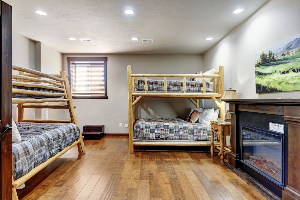 Cabin, 5 Bedrooms photo 2