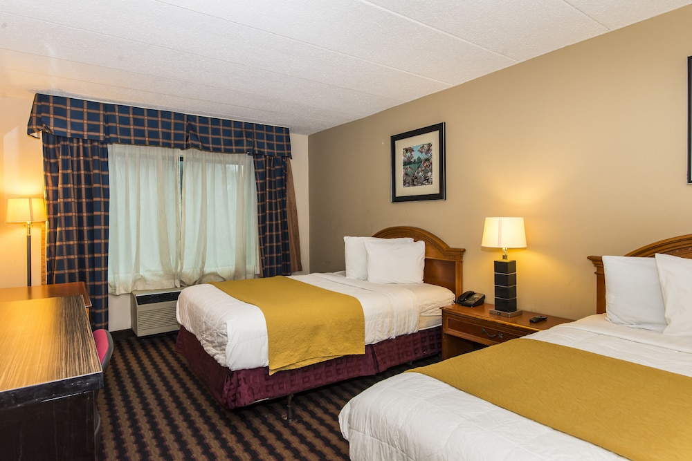 Standard Room, 2 Queen Beds photo 2