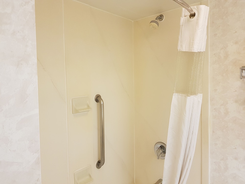Accessible Room, 1 Double Bed, Non-Smoking - Photo 4