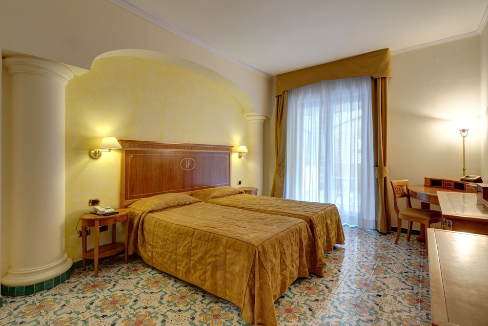 Standard Room, Balcony, Sea View - Photo 2