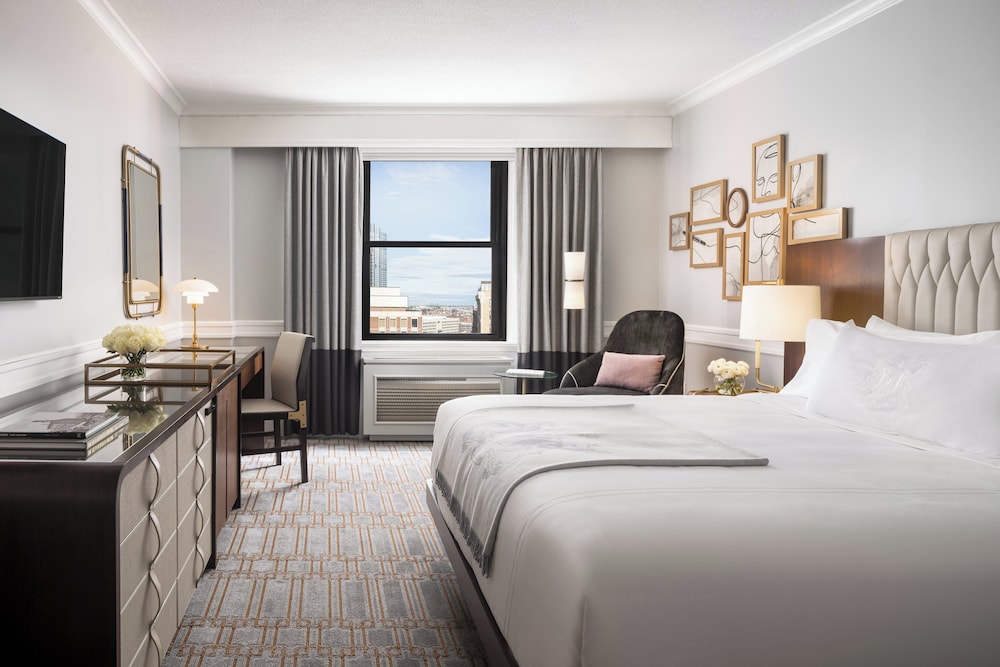 Deluxe Room, 1 Queen Bed (Traditional)