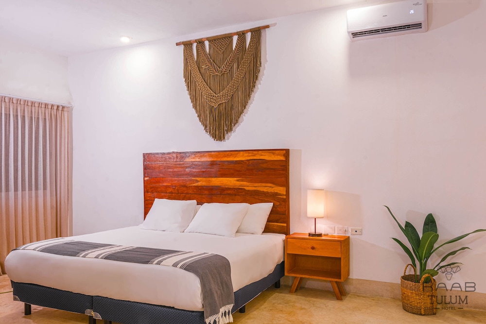 Family Studio Suite, Multiple Beds, Pool View photo 2