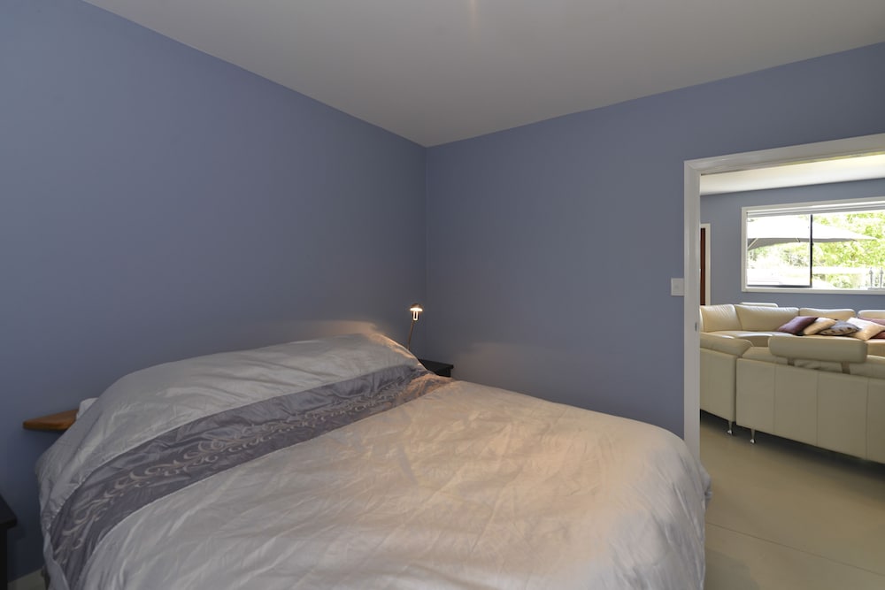 4 Bedroom Holiday Home (2 King and 5 Single) photo 3
