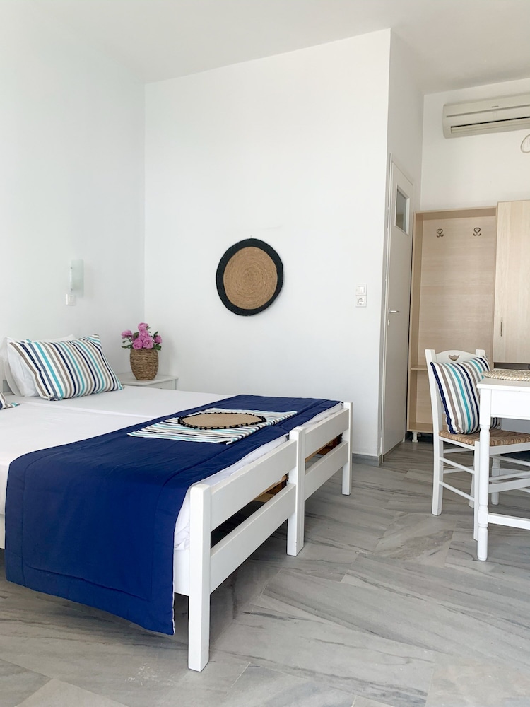 Standard Room, Partial Sea View photo 1