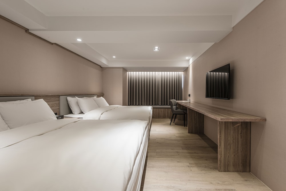 Superior Quadruple Room - Photo 1