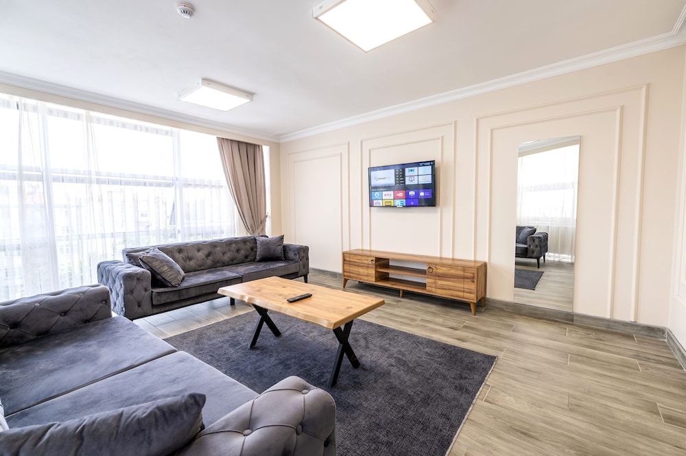 Romantic Studio Suite photo 3