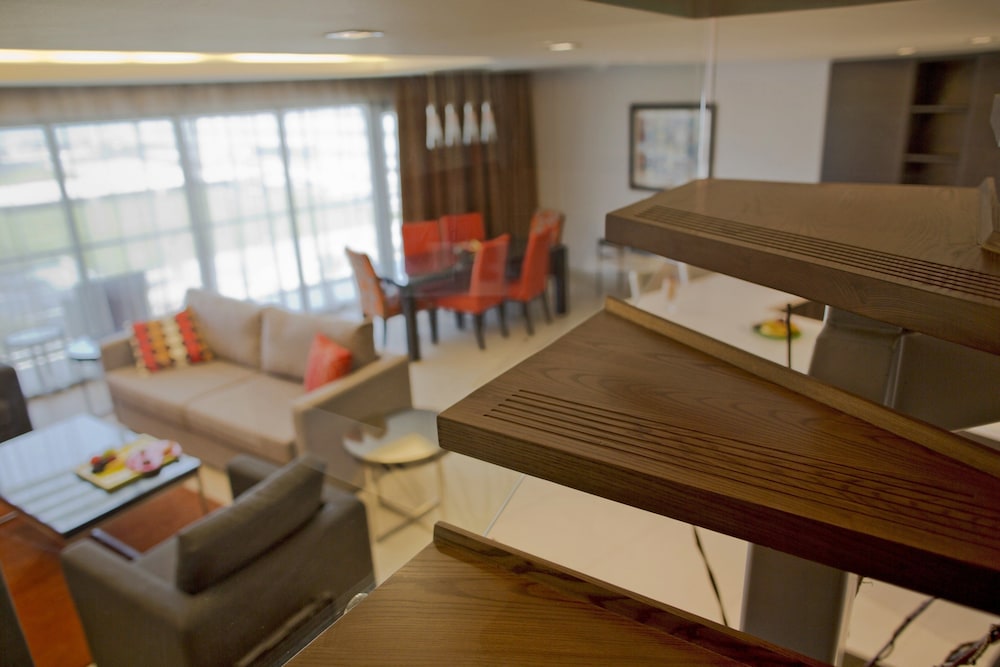 Apartment, 3 Bedrooms, Balcony, City View (Duplex) photo 2