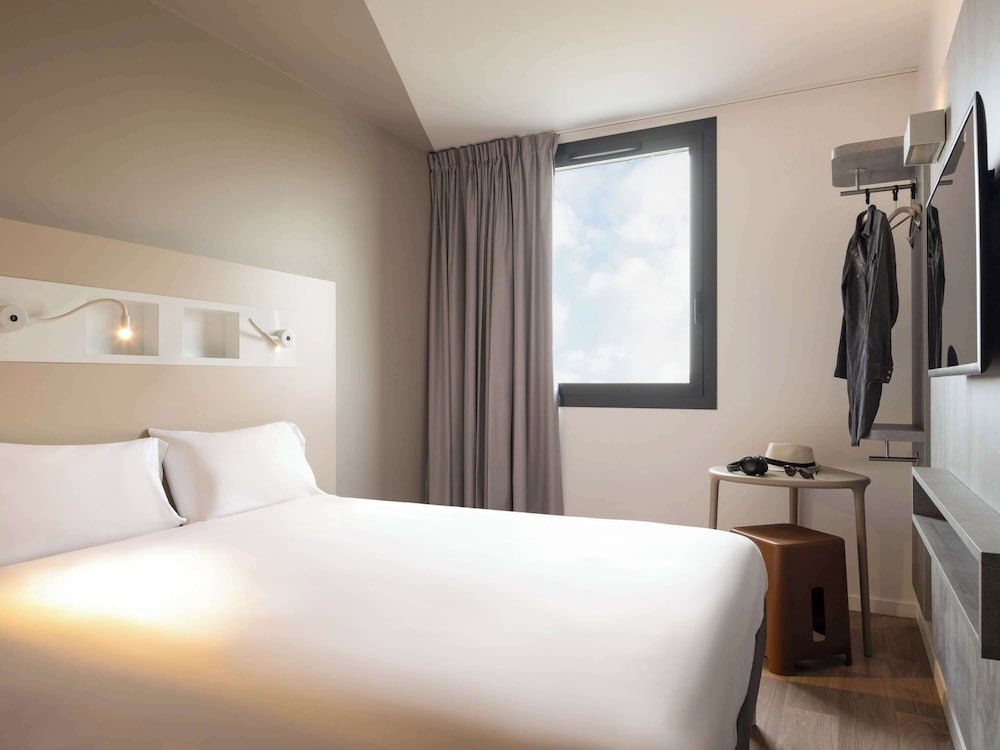Standard Room, 1 Double Bed - Photo 4