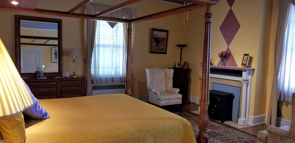 Signature Room, 1 King Bed with Sofa bed, Garden View photo 2