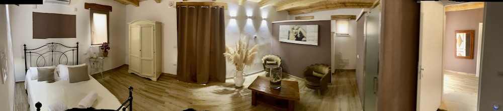 Deluxe Suite, Accessible