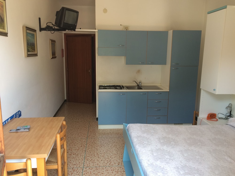 Studio, Kitchen