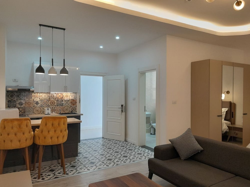 Deluxe Studio Suite photo 3