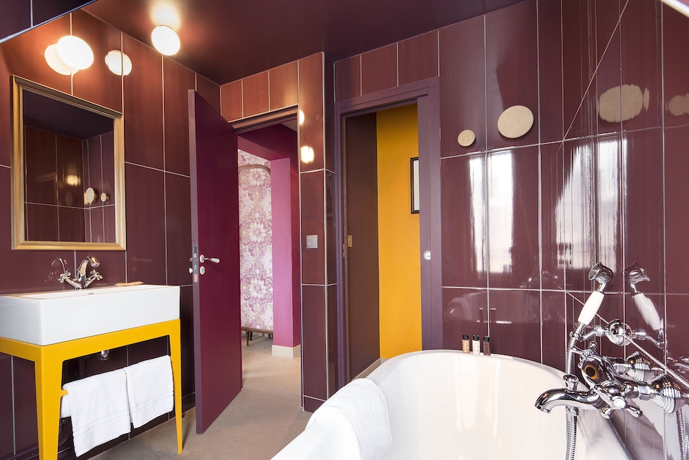 Superior Double Room (Josephine) thumbnail 5