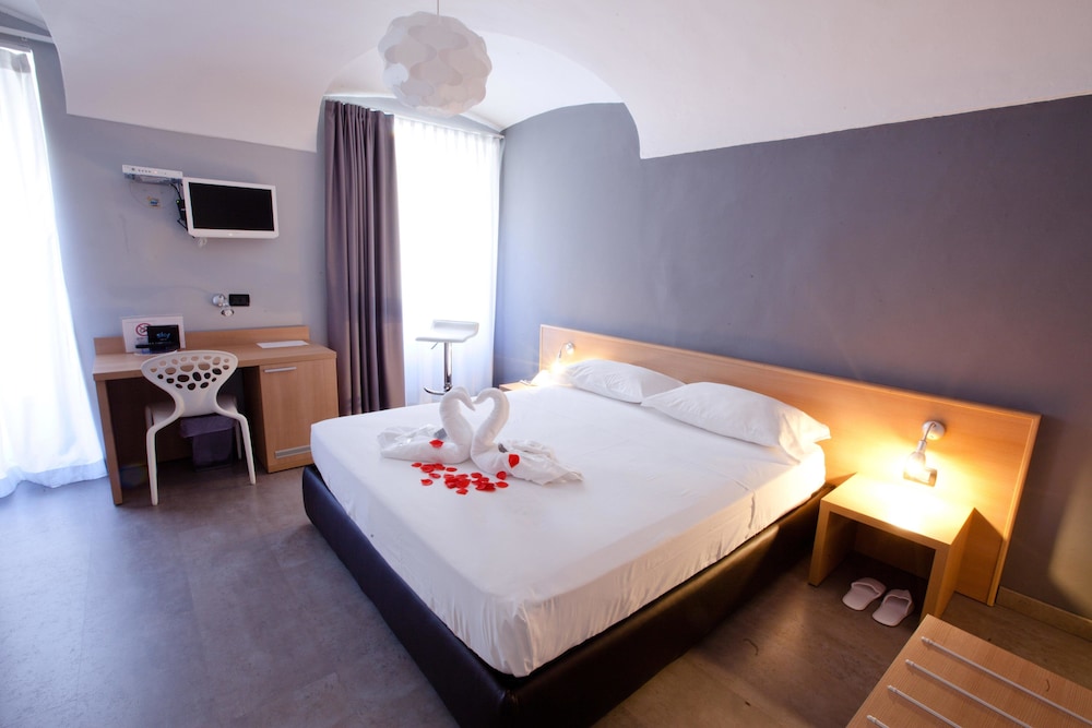 Basic Double Room photo 2