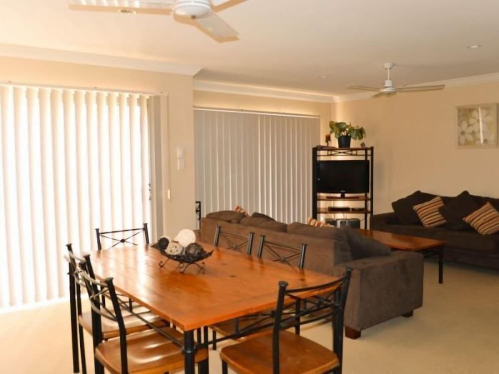 Apartment, 2 Bedrooms (Weekly) photo 2