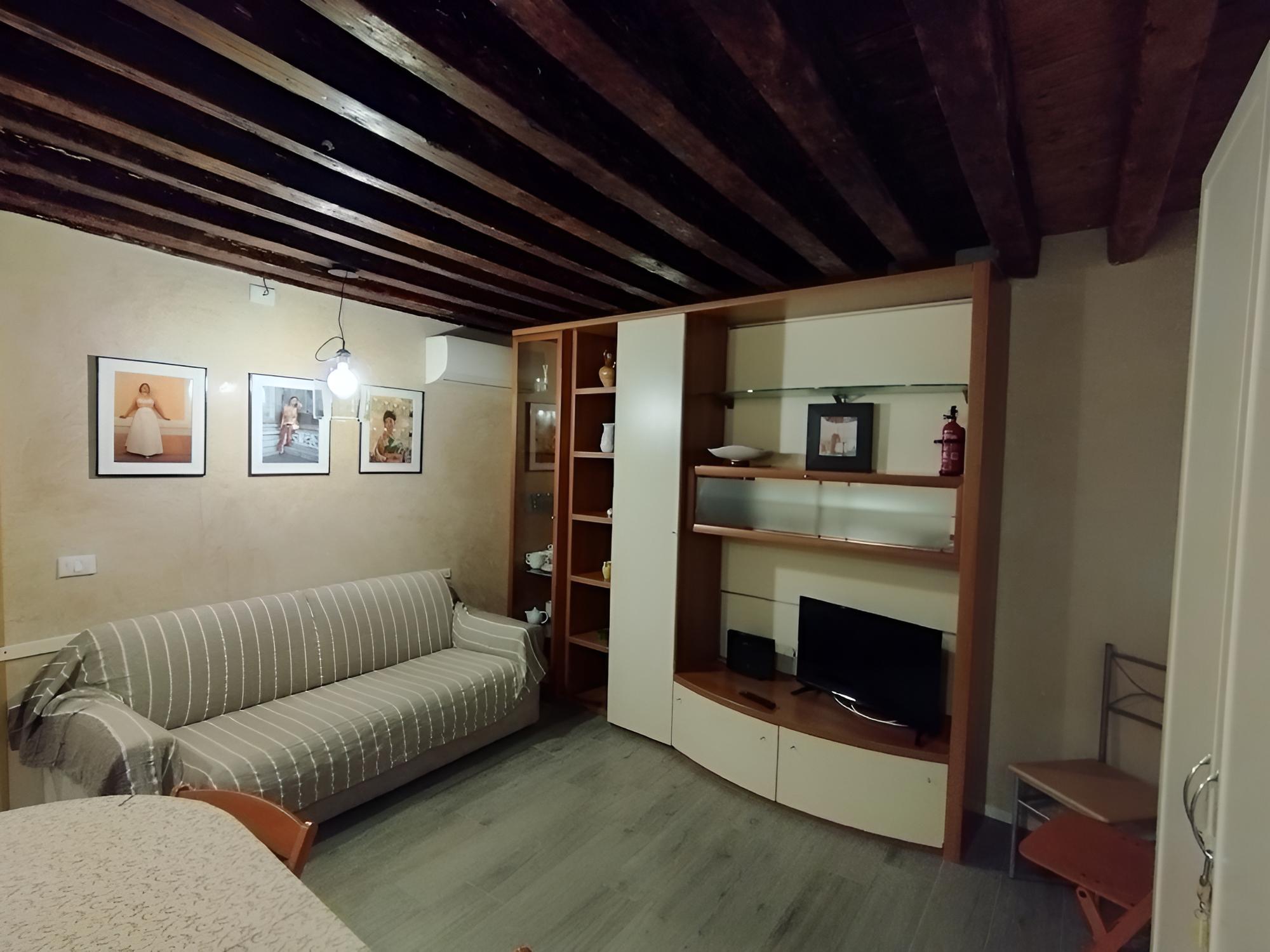 Apartment, 3 Bedrooms, Smoking, Garden View photo 2