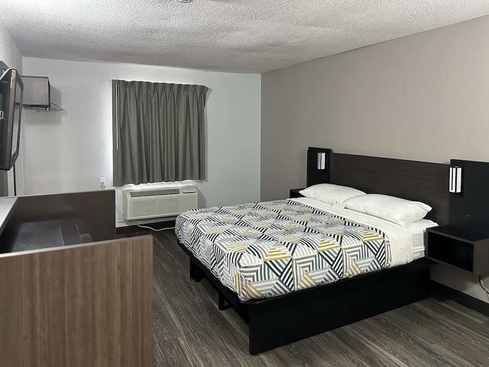 Standard Room, 1 Queen Bed, Accessible, Non Smoking photo 3
