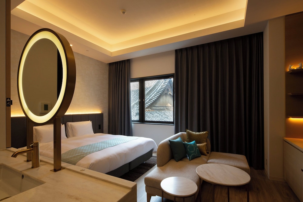 [Advance Card Payment Only] Deluxe King Room, Non Smoking (1 King Bed) - Photo 1