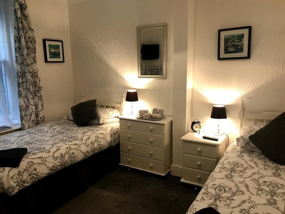 Standard Twin Room, Ensuite (Rear Room) photo 1