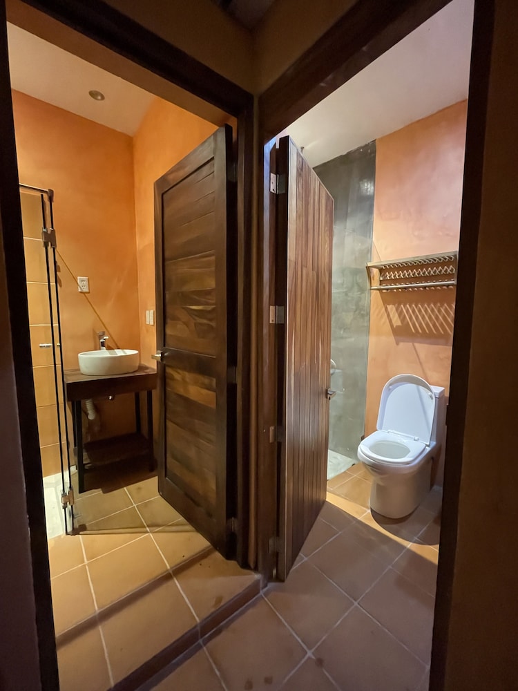 Deluxe shared dormitory for  8 people women only photo 3