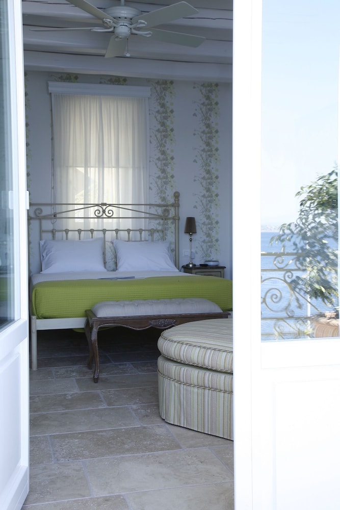 Deluxe Double Room, 1 King Bed photo 1