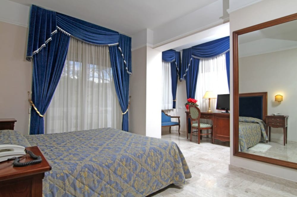 Deluxe Suite, Balcony photo 2