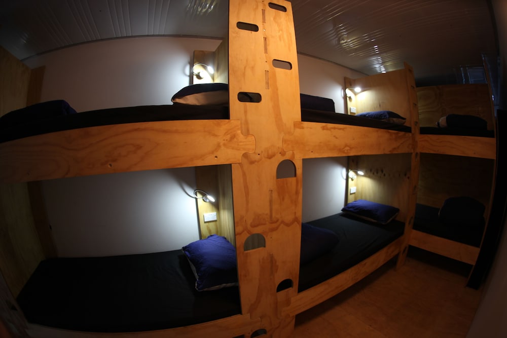 Bed in 8-Bed Dormitory Room photo 1