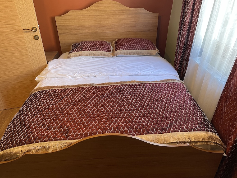 Panoramic Apartment, 3 Bedrooms, Smoking, Partial Sea View photo 2
