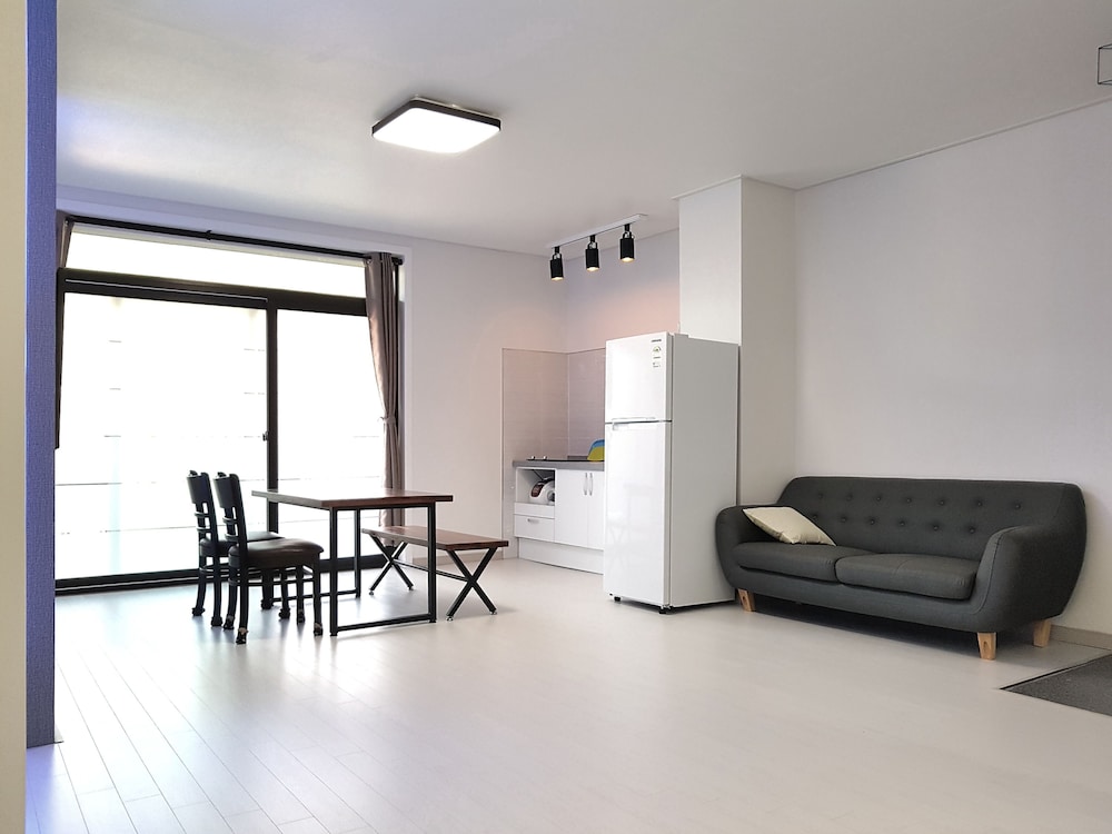 Room, 2 Bedrooms, Balcony (Tulip) photo 1