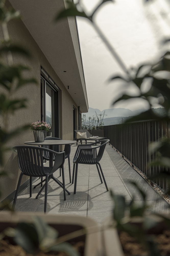 Panoramic Loft, Garden View photo 3