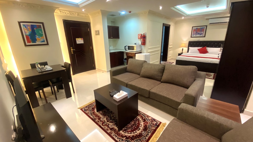 Deluxe Room - Photo 5