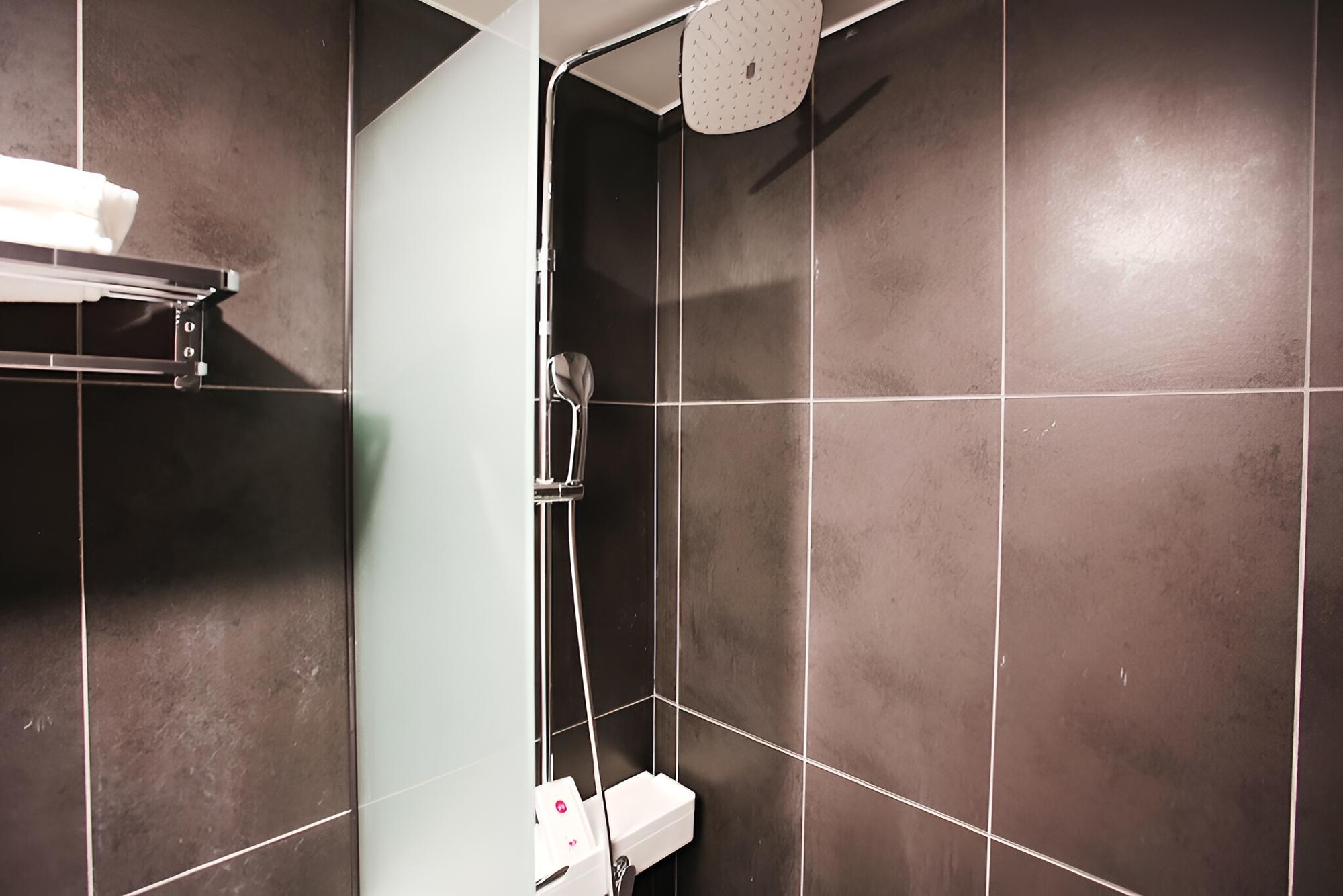 Room (Standard room) - Photo 10