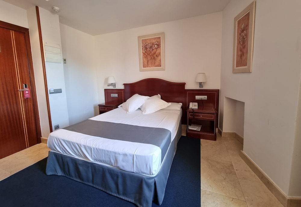 Standard Double Room - Photo 1