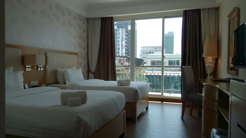 Business Twin Room, 1 Bedroom, Ensuite, City View photo 2