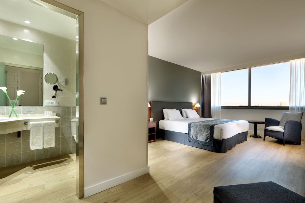 Double or Twin Room - Photo 2