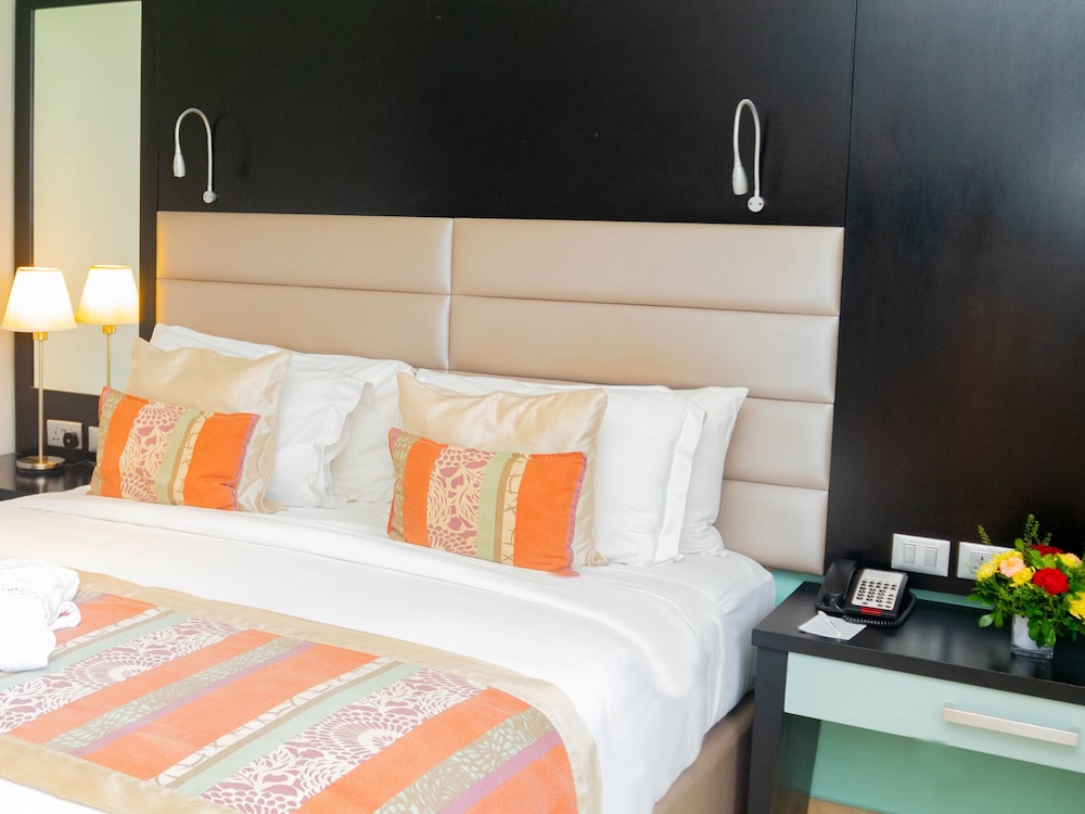 Junior Studio Suite, 1 Queen Bed photo 3