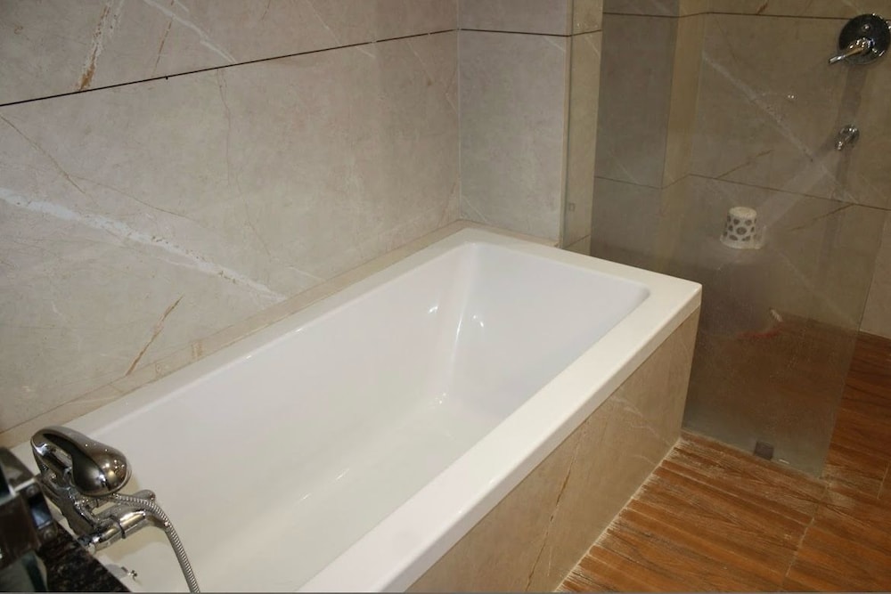 Deluxe Suite, City View photo 2