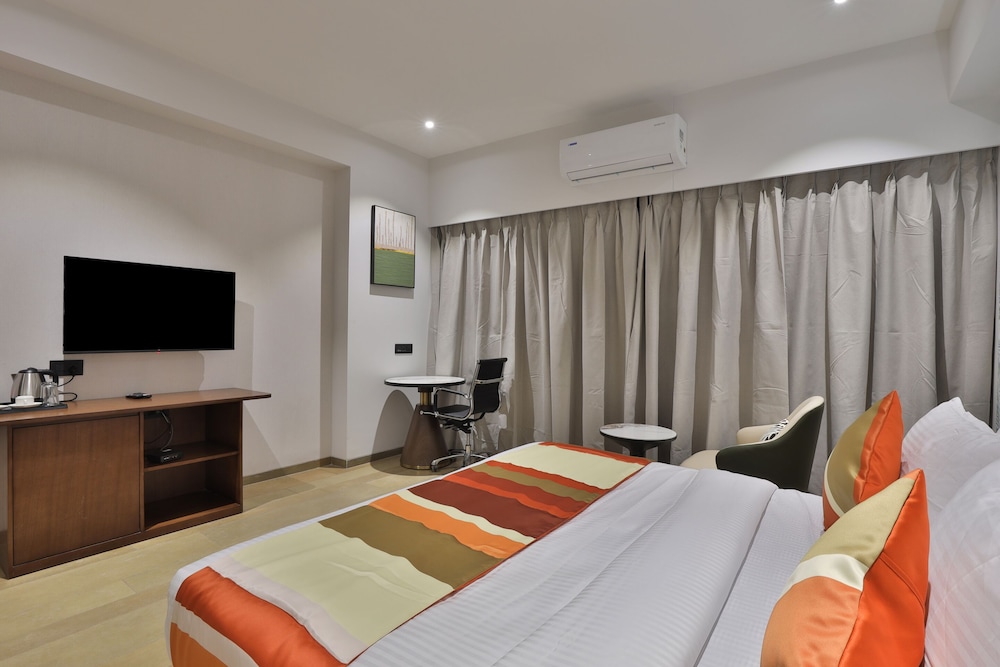 Deluxe Room - Photo 7