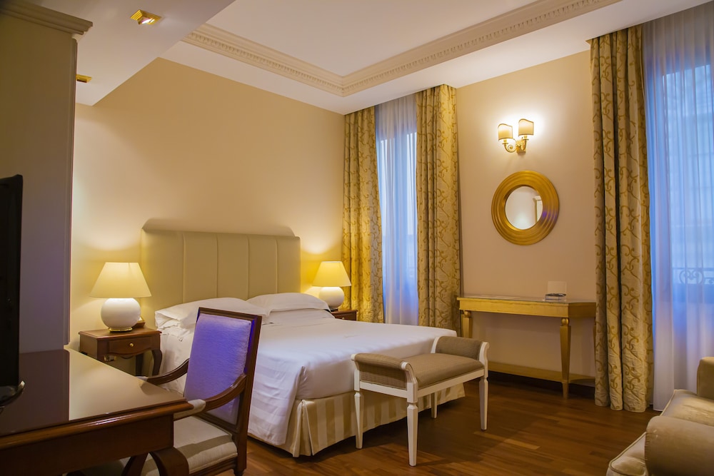 Deluxe Room - Photo 5