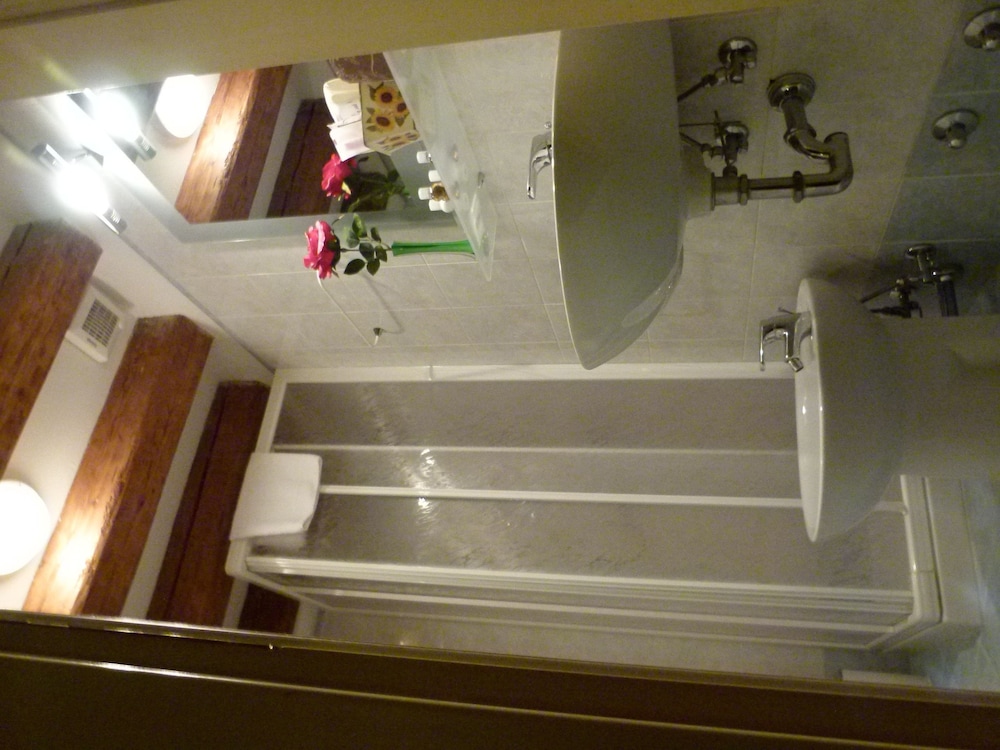 Double or Twin Room photo 3