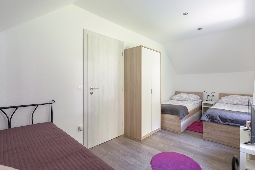 Business Apartment, Multiple Beds, Mountain View photo 2