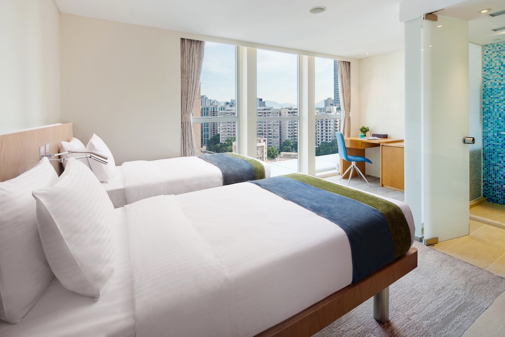 Grand Premier Twin Bed Room (One registered guest must be female) photo 2