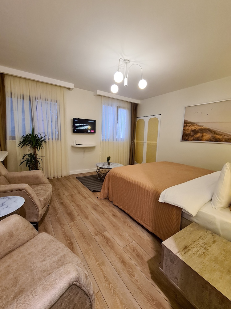 Business Room photo 2