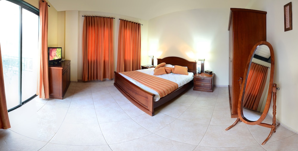 Deluxe Suite photo 1