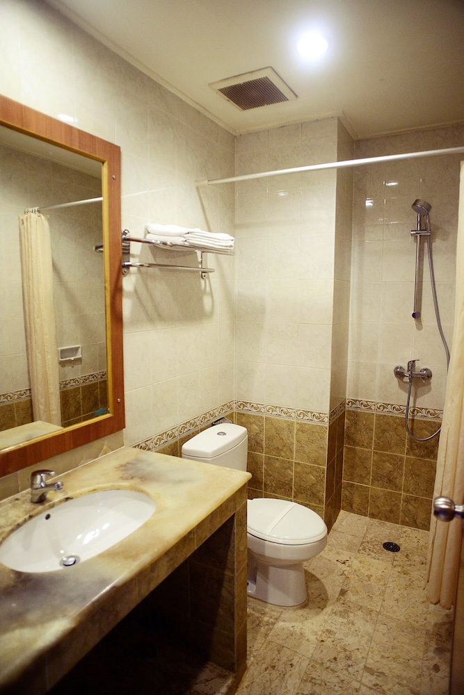 Deluxe Twin Room photo 3