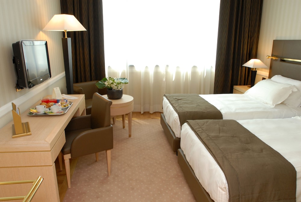 Superior Double Room with Single Beds - Photo 2