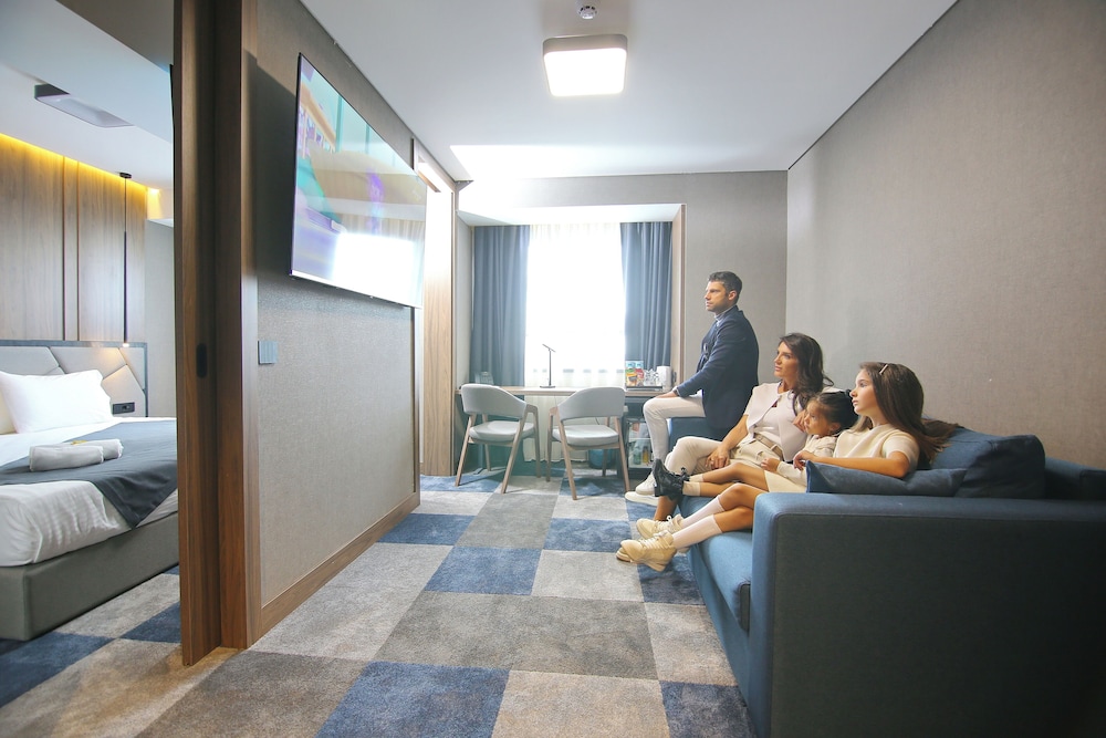 Deluxe Studio Suite