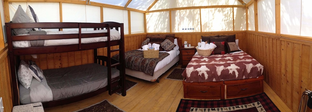 Deluxe Tree House, Mountain View, Mountainside photo 1